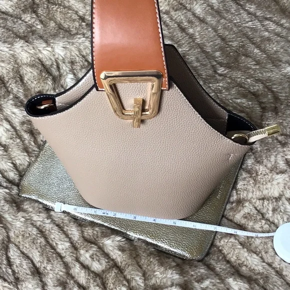 Elegant Tan and Brown Women's 2 way Bag - Picture 3 of 8